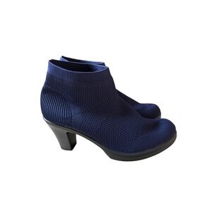 Bernie Mev Navy Blue Knit Ankle Boots Stretch Sock Bootie Block Heel Size 7 NEW